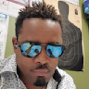 Meet your Posher, Lesly